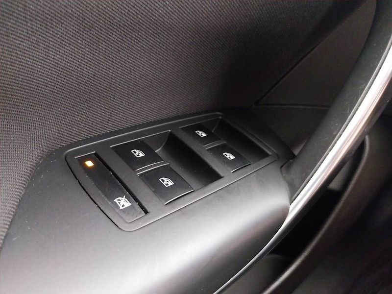 Opel Insignia (2012) 2.0 BiTurbo CDTI, Serv.kniha - fotka 14 z 21