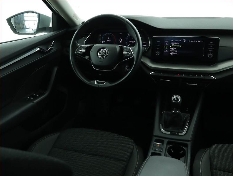 Škoda Octavia (2023) Ambition 2.0 TDI, ČR,1.maj - fotka 7 z 15