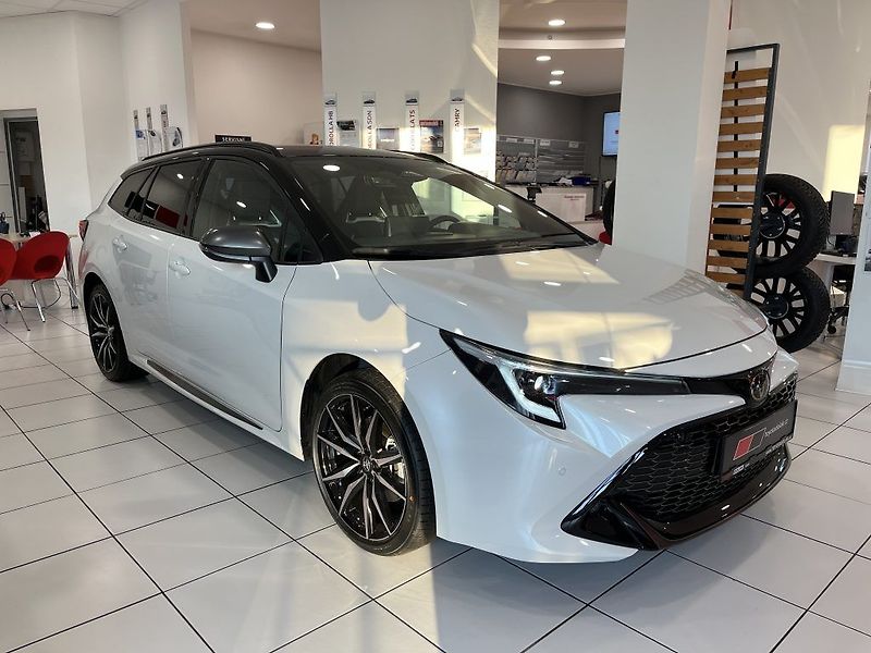 Toyota Corolla TS 2.0 Hybrid GR SPORT - fotka 1 z 28