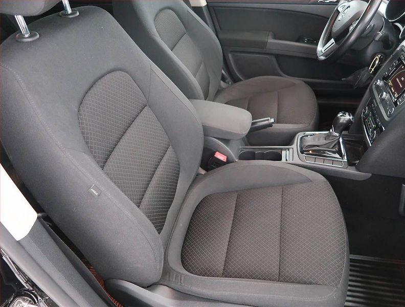 Škoda Superb (2014) Comfort 2.0 TDI, Automat - fotka 9 z 20