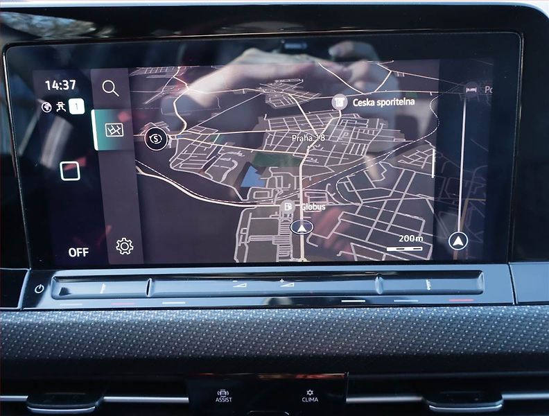 Volkswagen Golf (2021) R-Line 1.5 TSI, Kůže, Navi - fotka 13 z 20