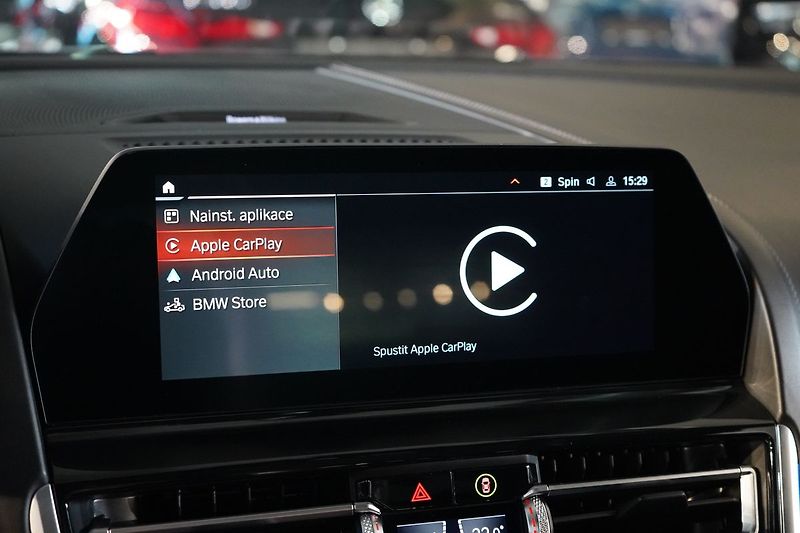 BMW Řada 8 M850i xDrive, Golden Thunder - fotka 32 z 50
