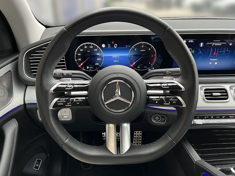 Mercedes-Benz GLE 300 d 4MATIC AMG Line Airmatic - fotka 11 z 18