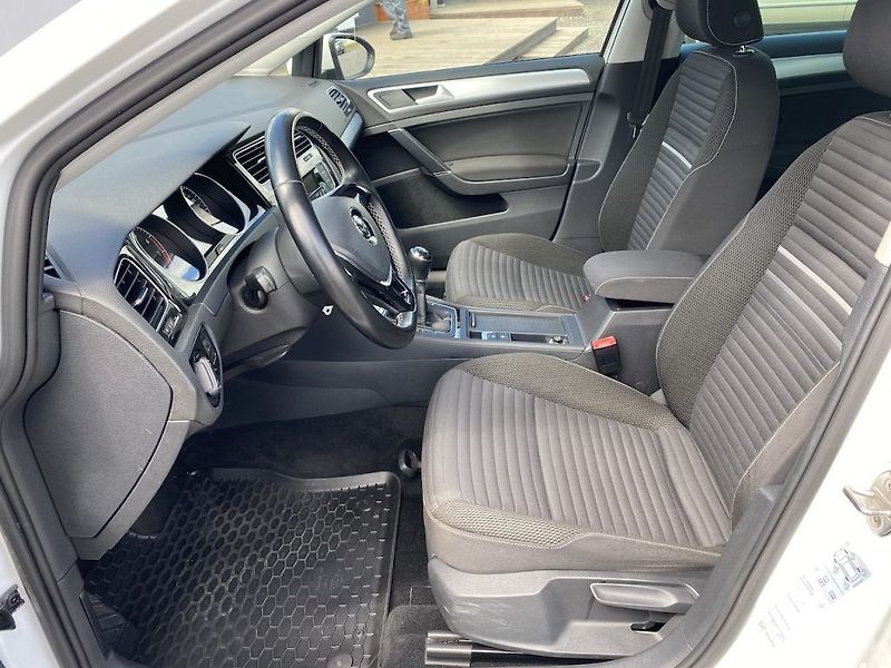 Volkswagen Golf 1.2TSi, Cup, 2x kola - fotka 10 z 28