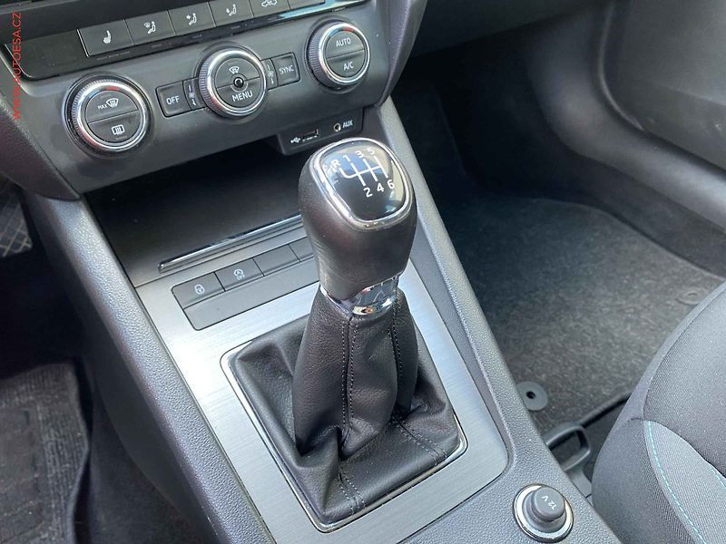 Škoda Octavia (2016) 2.0 TDi, Joy, bixen - fotka 15 z 16