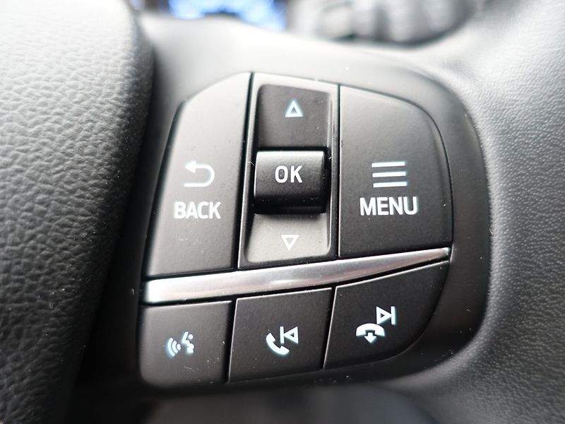 Ford Kuga 110 kw, Titanium, manuál - fotka 24 z 37