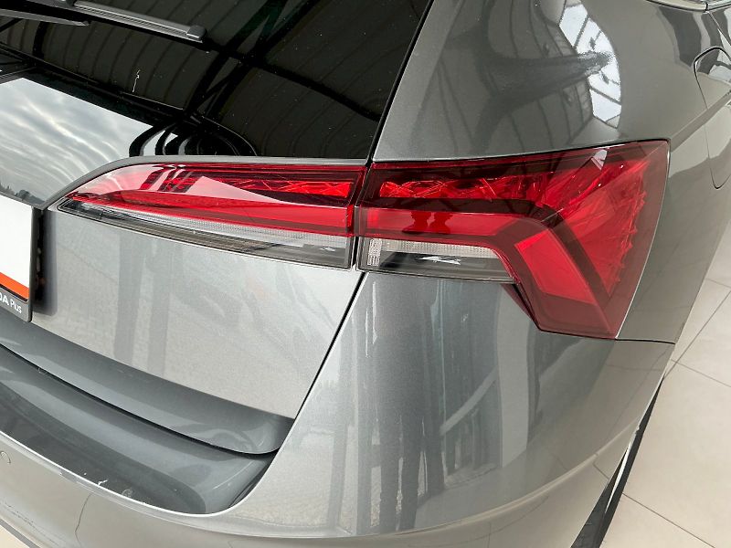 Škoda Scala (2024) 1.0 TSI DSG Top Selection - fotka 16 z 32