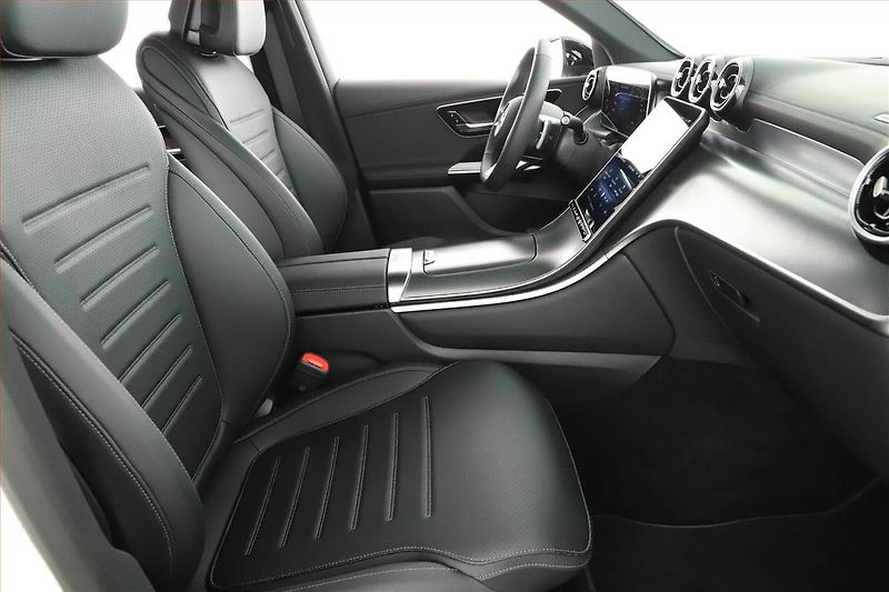 Mercedes-Benz GLC (2026) 300 e 4MATIC, AMG LINE - fotka 7 z 21