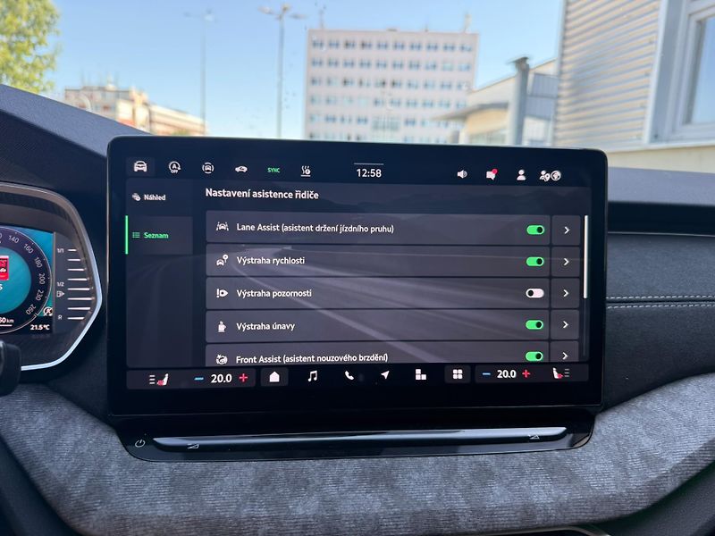Škoda Octavia Top Selection 2.0 TDI 110kw DS - fotka 14 z 27