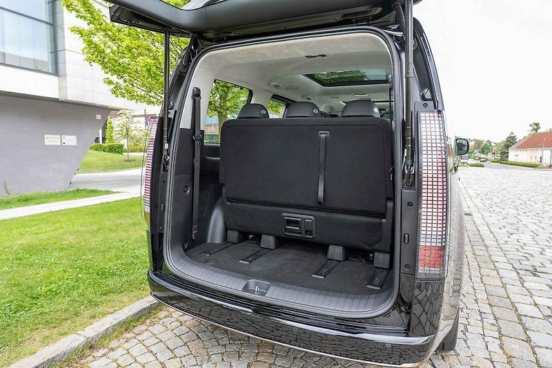 Auto jsem zatím mohl vyzkoušet pouze na hodinu