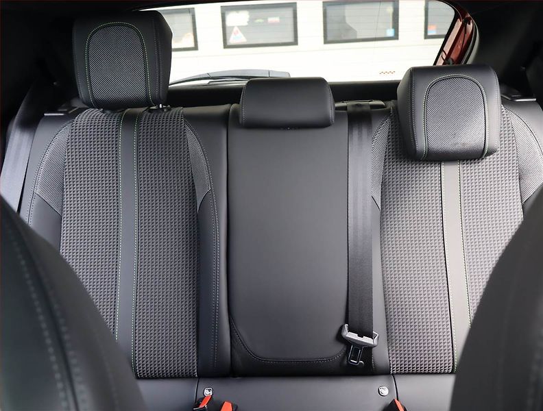 Peugeot 208 (2021) 50 kWh, SoH 91%, Automat - fotka 10 z 27