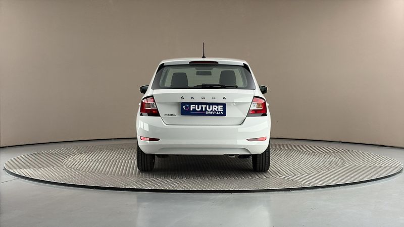 Škoda Fabia 1.0 TSI Active - fotka 5 z 23