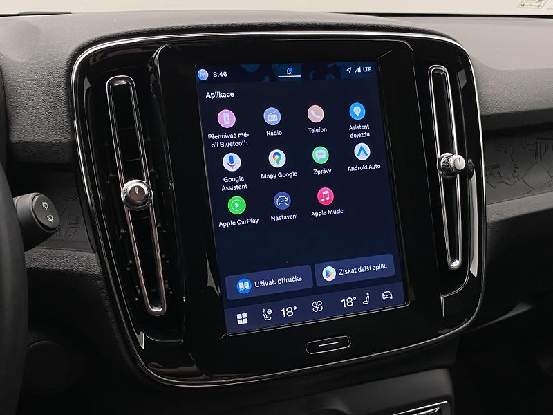 Volvo XC40 PURE ELECTRIC RECHARGE PLUS - fotka 8 z 50