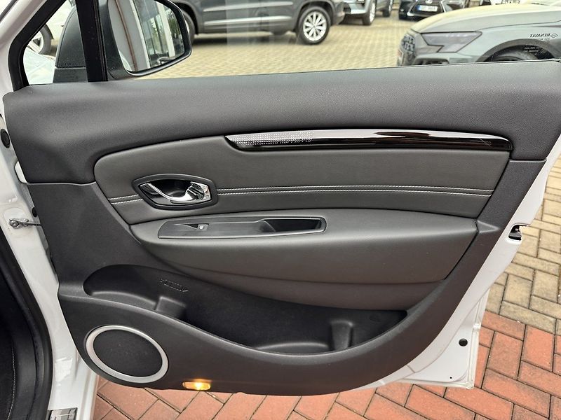 Renault Scénic (2013) 1.5dCi Digi Klima Polokůže - fotka 17 z 48