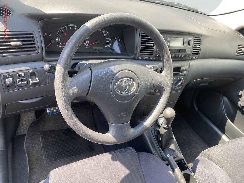 Toyota Corolla (2004) 1.4 VVT-i, ČR, TZ, park.čidla - fotka 11 z 14