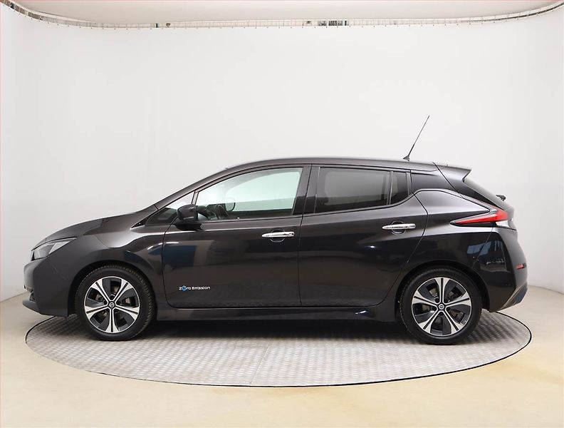 Nissan Leaf (2018) 40 kWh, SoH 87%, Automat - fotka 3 z 28