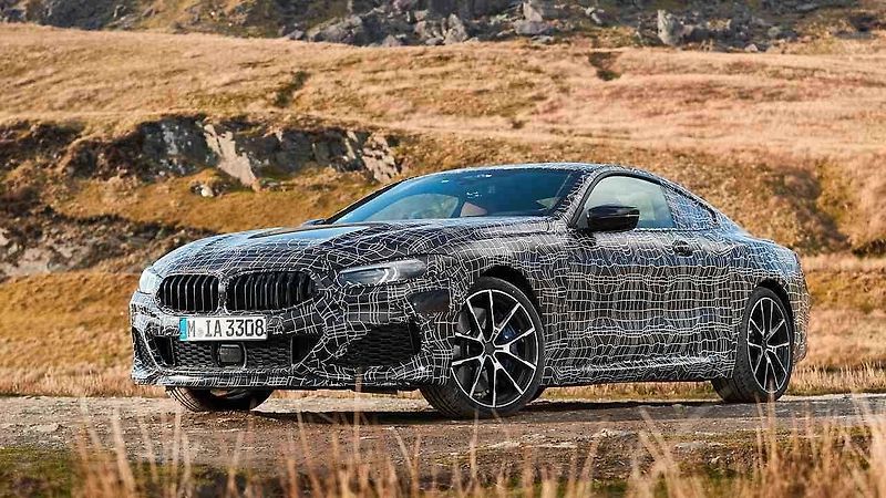 BMW M850i.