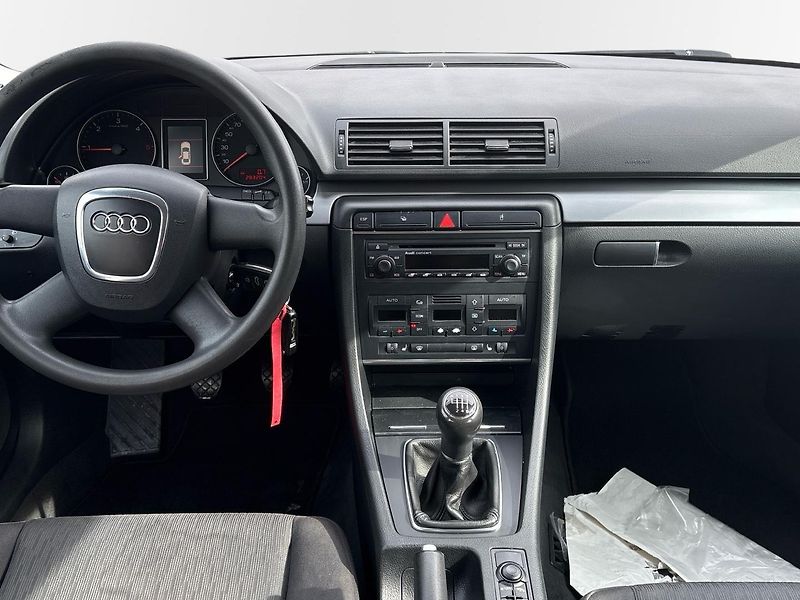 Audi A4 (2006)  2.0 TDI Avant - fotka 5 z 19