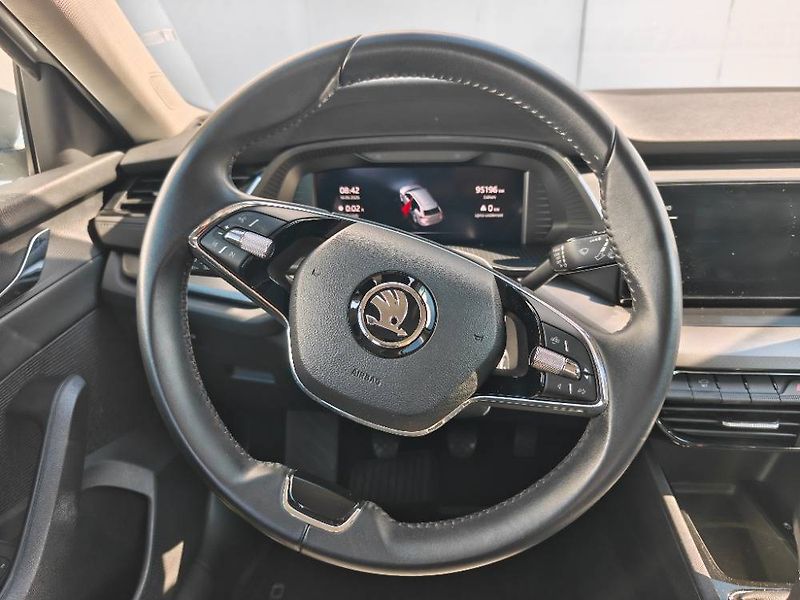 Škoda Octavia Ambition 6MP 2,0TDI - fotka 11 z 21