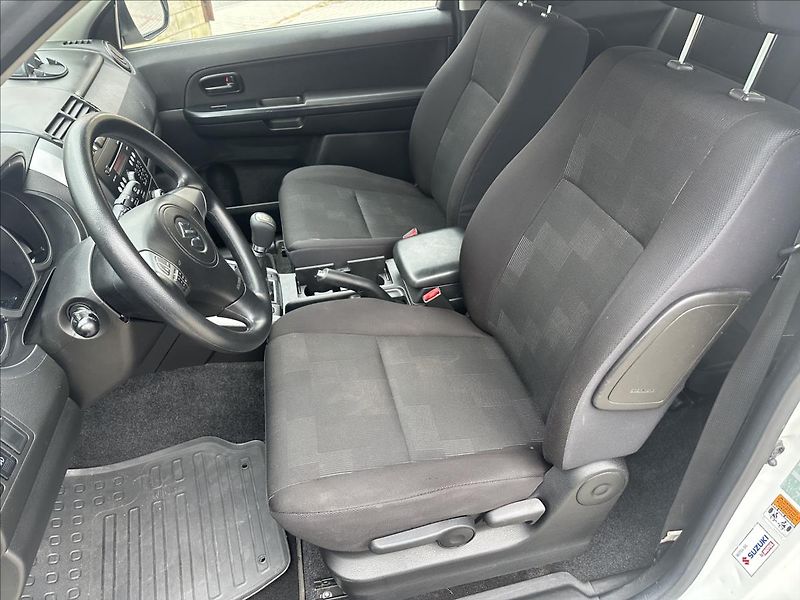 Suzuki Grand Vitara 1,6 4x4 1.majitel - fotka 12 z 22
