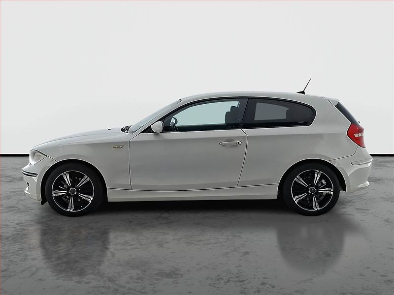 BMW Řada 1 (2009) Selection 116i, Park. senzory - fotka 3 z 14