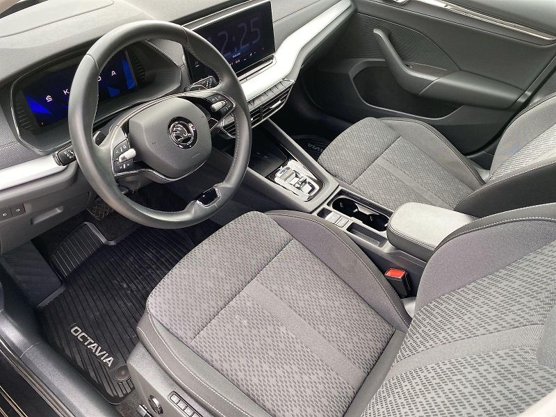 Škoda Octavia (2023) Combi 2.0 TDI DSG Style - fotka 7 z 36