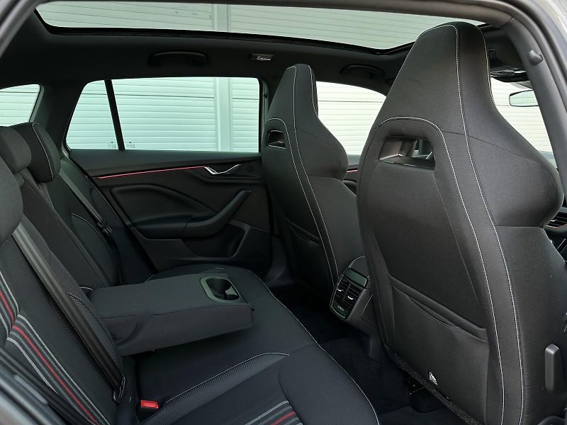 Škoda Scala 1.0TSi DSG 116PS Monte Carlo M - fotka 40 z 43