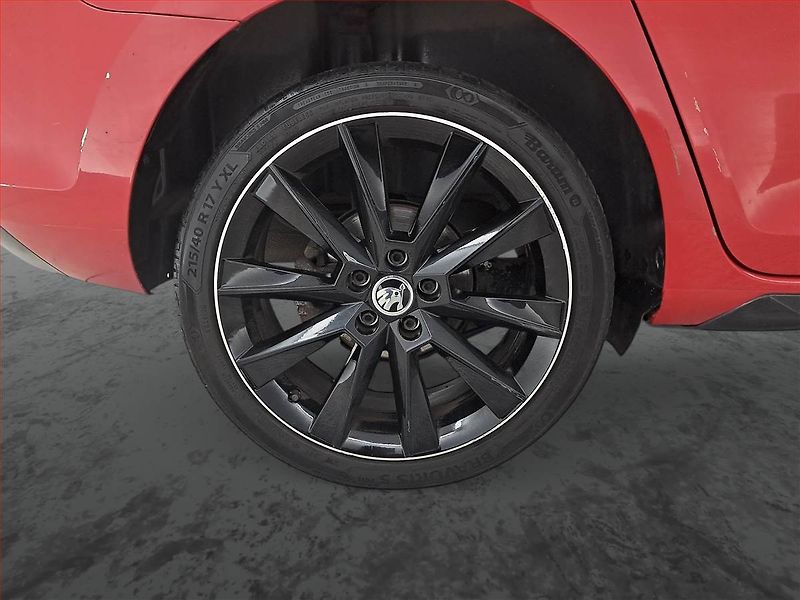 Škoda Rapid (2016) Spaceback 1.2 TSI, ČR,1.maj - fotka 15 z 18