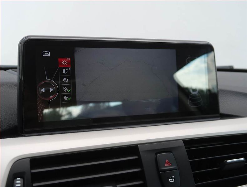 BMW Řada 4 (2014) 418d, Serv.kniha, Kůže - fotka 13 z 19