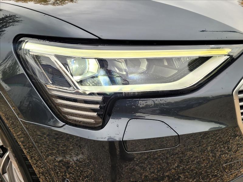 Audi e-tron 0,0 55,95KWH,4x4,SOH 91,6%,taž - fotka 46 z 50
