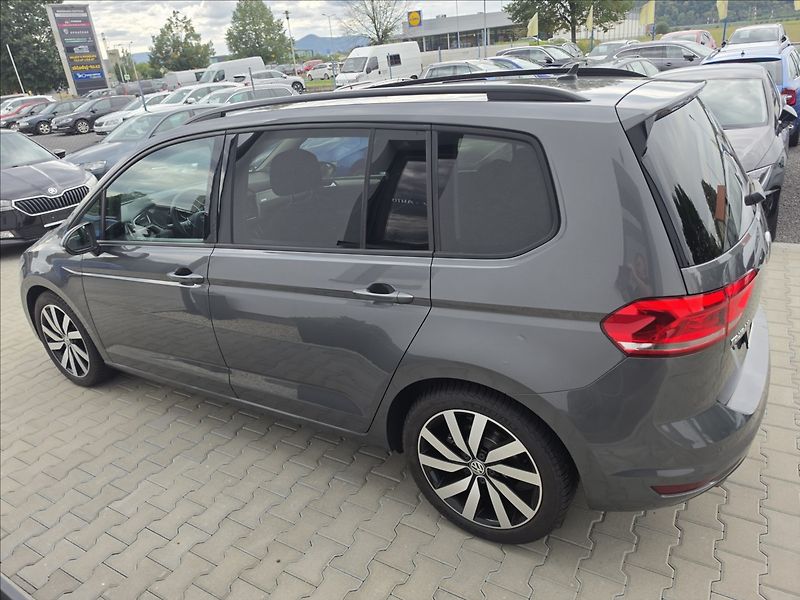 Volkswagen Touran 1,4 TSi 110KW DSG 7 MÍSTNÝ - fotka 9 z 52