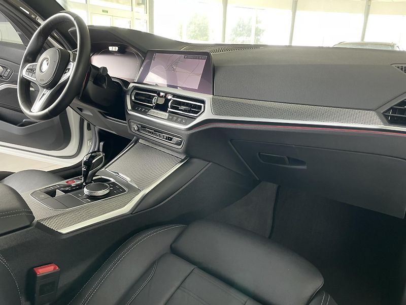 BMW Řada 3 M340i xDrive*Laser*REZERVACE! - fotka 12 z 41