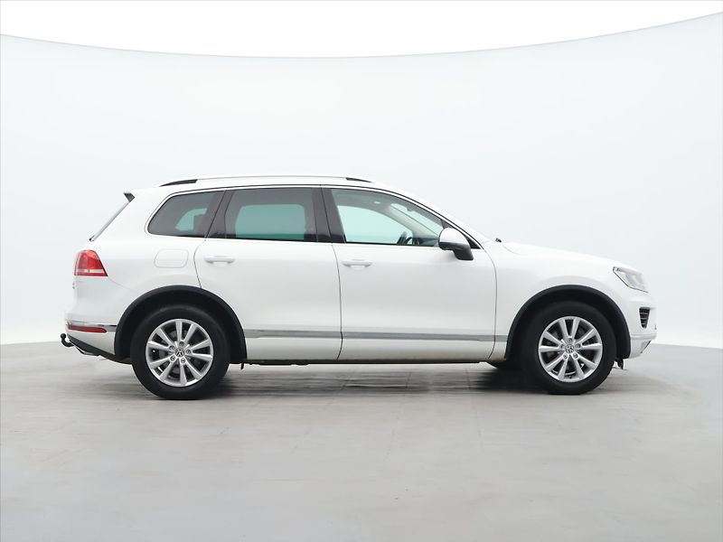 Volkswagen Touareg 3,0 TDI V6 193kW DSG 4M CZ - fotka 7 z 26