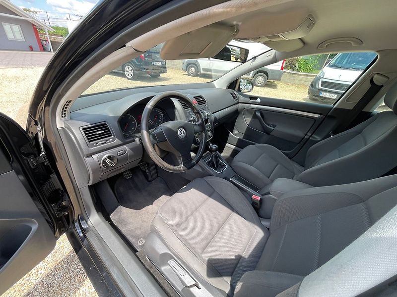 Volkswagen Golf 2.0TDI 103kW*Nova STK* - fotka 14 z 25