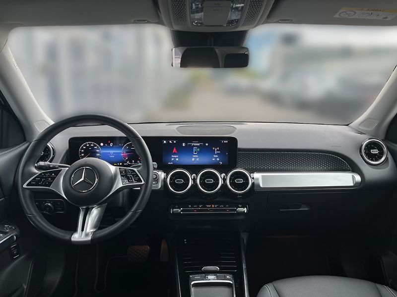Mercedes-Benz GLB 200 d 4MATIC - fotka 14 z 18