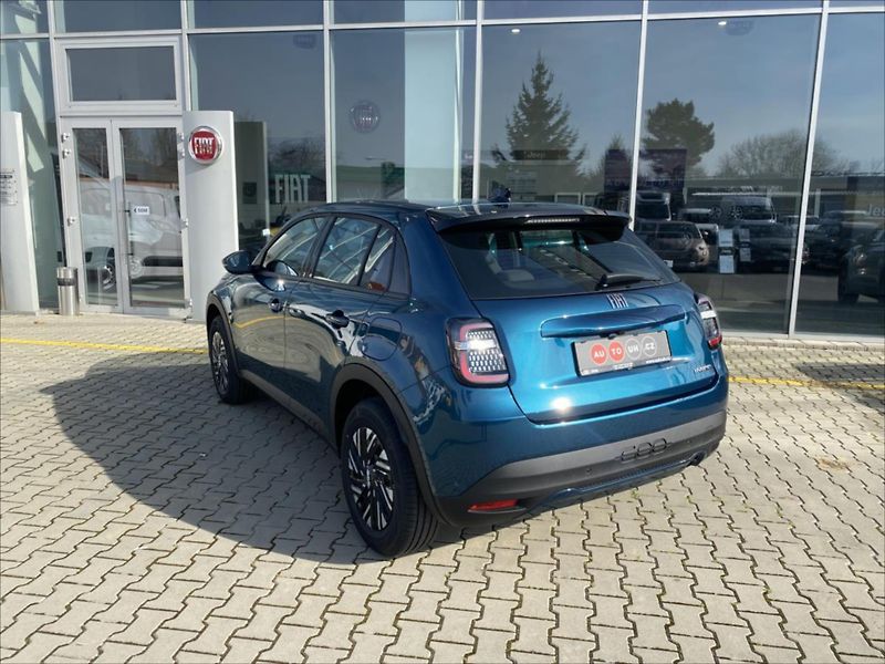 Fiat 600 (2024) 1,2 Turbo Hybrid 110k eDCT - fotka 4 z 14
