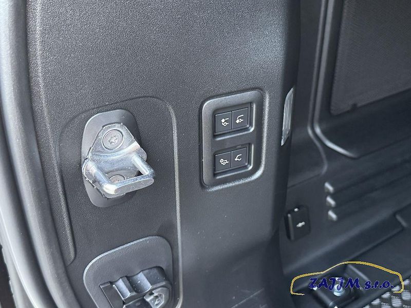 Land Rover Defender 110 HSE X-Dynamic D350 + fólie - fotka 51 z 52