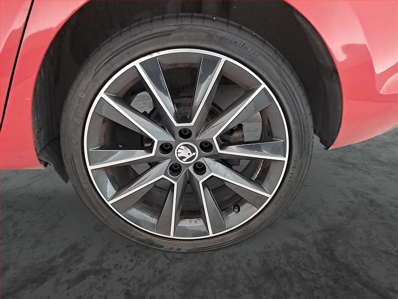 Škoda Rapid (2015) Spaceback 1.2 TSI, ČR,1.maj - fotka 15 z 16