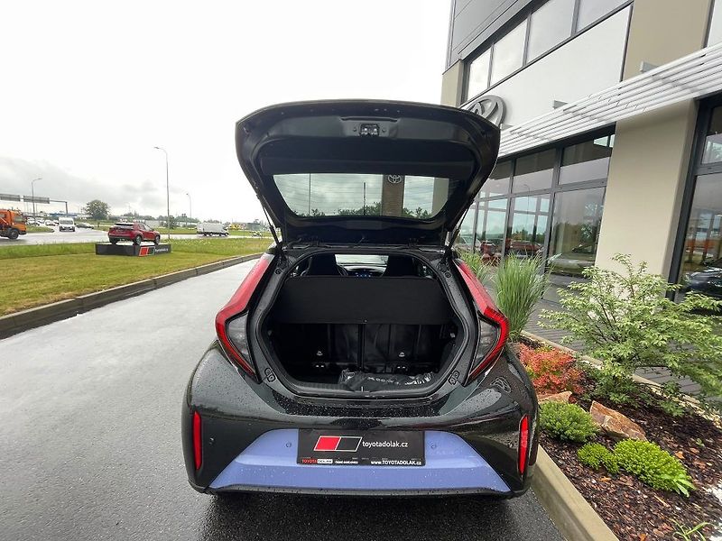 Toyota Aygo 1.5 Hybrid automat Style - fotka 10 z 27