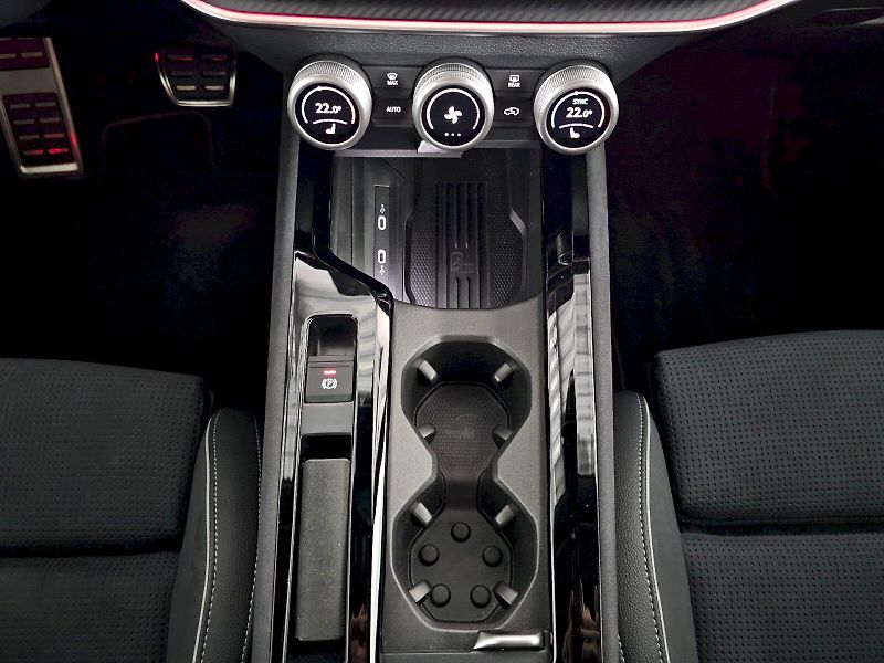 Škoda Superb (2025) 2.0TDI 142kW 4X4 SPORTLINE WEB - fotka 26 z 35