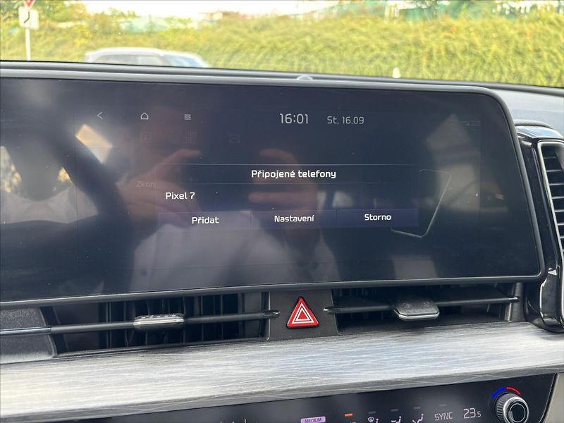 Kia Sportage 1,6 TGDi Exclusive ZÁRUKA NAVI - fotka 26 z 44