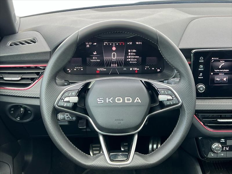 Škoda Scala 1,0 TSi 85kW MONTE CARLO - fotka 15 z 30