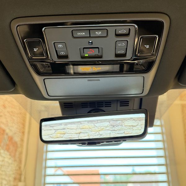 Lexus TX 550h+ (2025) 3.5 V6 Plug-in Hybrid - fotka 28 z 41