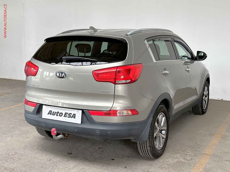 Kia Sportage (2014) 1.7CRDi, ČR, AC, kamera - fotka 4 z 16