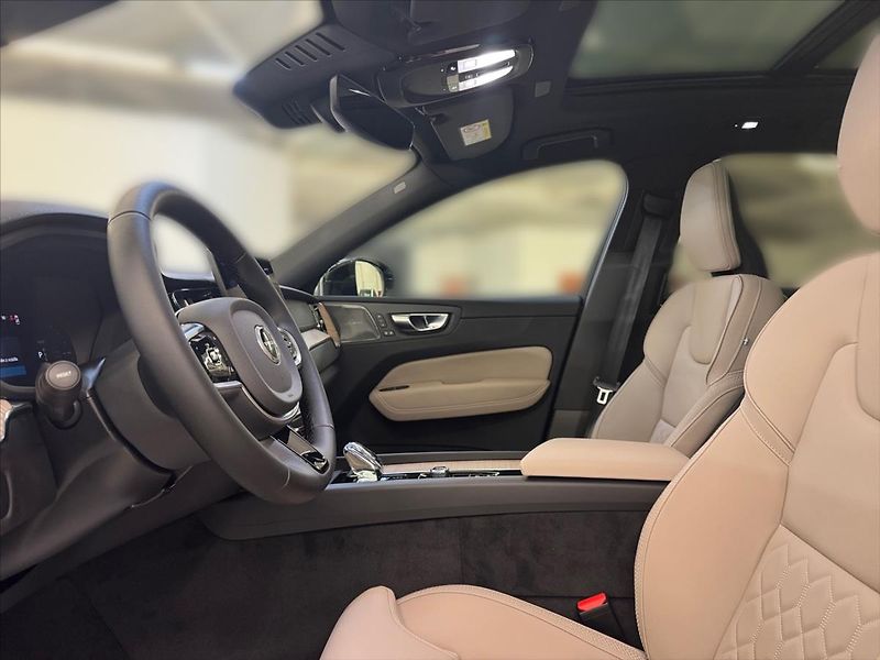 Volvo XC60 2,0 XC60T8 Ultra Dark   0347 - fotka 7 z 16