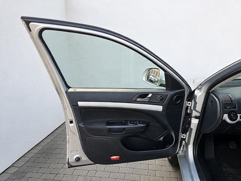 Škoda Octavia 1.2 TSI 77kW SPORT EDITION - fotka 9 z 32
