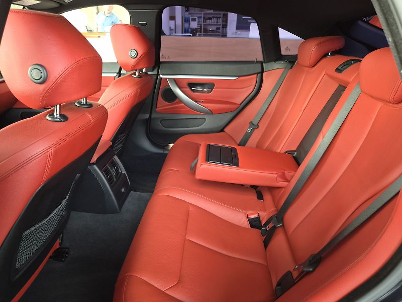 BMW Řada 4 440i xDrive - fotka 19 z 28