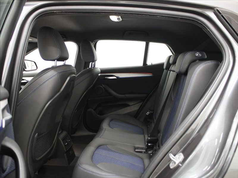 BMW X2 1,5 18i AT M-Paket 1.maj.ČR - fotka 7 z 27