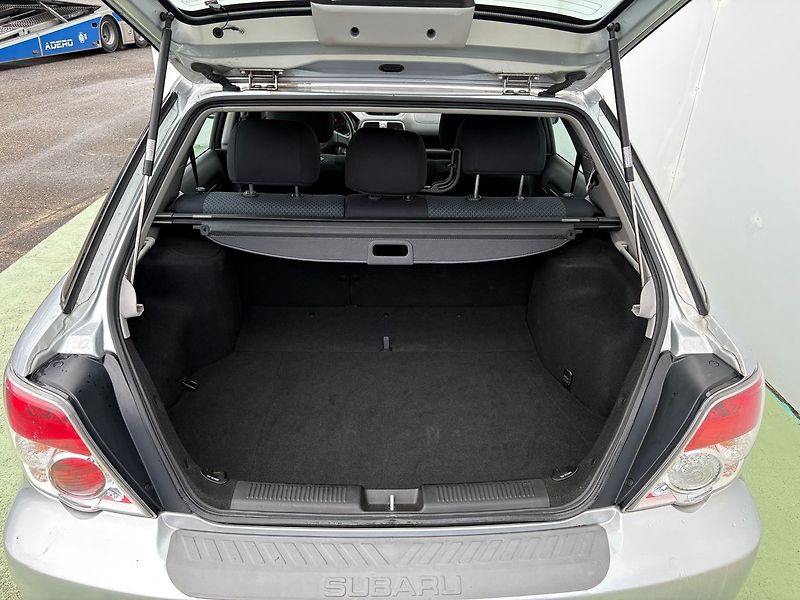 Subaru Impreza 1.5R, 77kW, 4x4, Automat - fotka 14 z 23