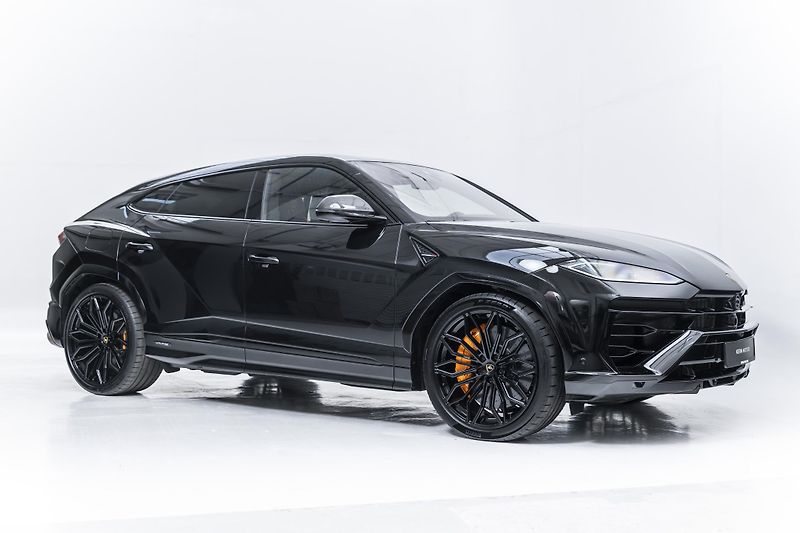 Lamborghini Urus - fotka 2 z 42